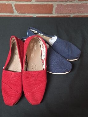 Toms 2 Pairs!!! Navy & Red Canvas Slip-On Shoes Sz 8